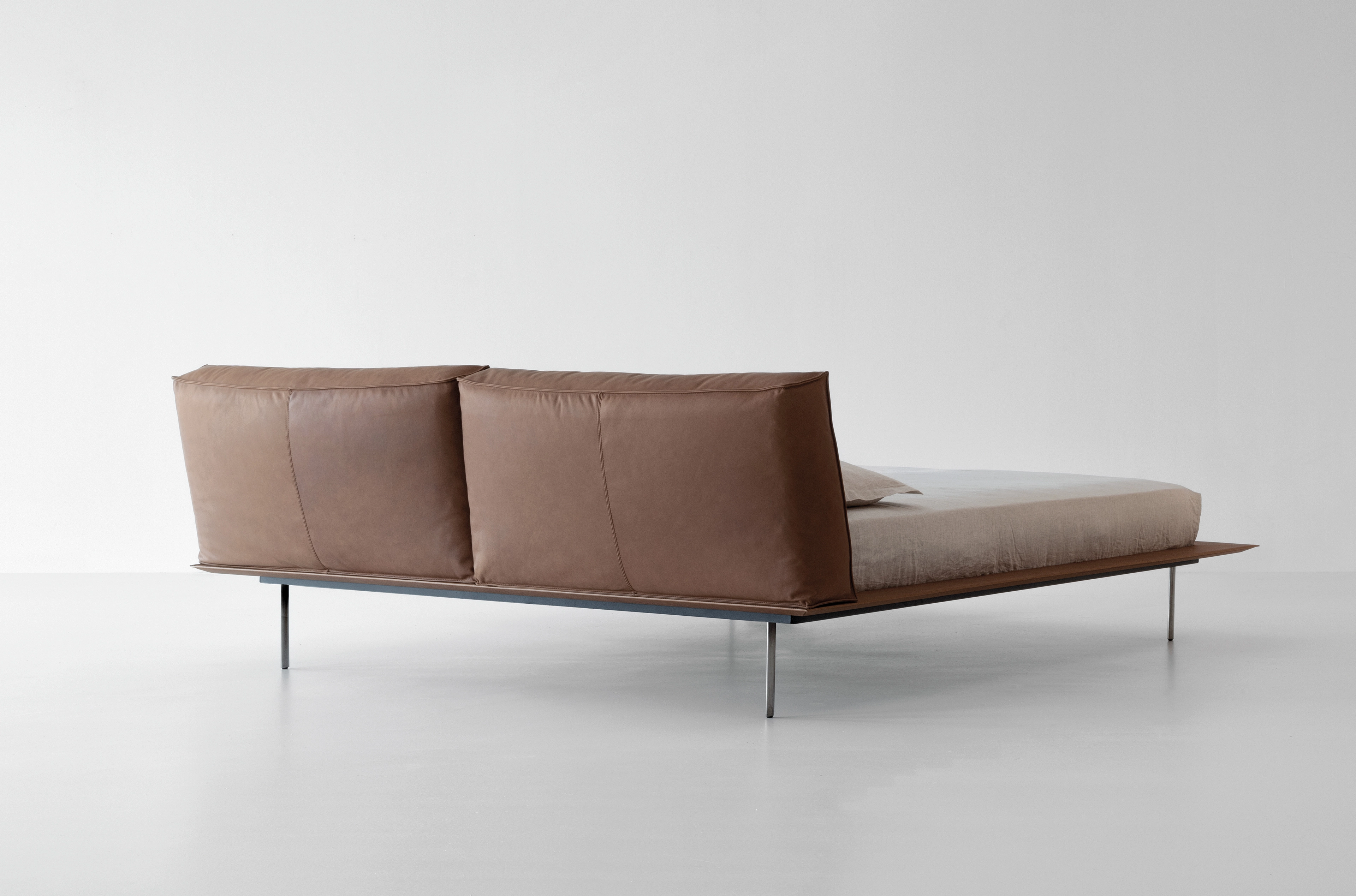 Posteľ VOGUE CUOIO BED 2024 - fotografia č. 7